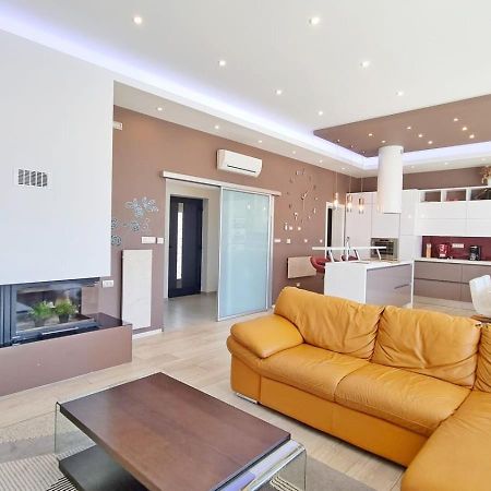 Vila Martina - Bellevue ชัมรีกา ภายนอก รูปภาพ